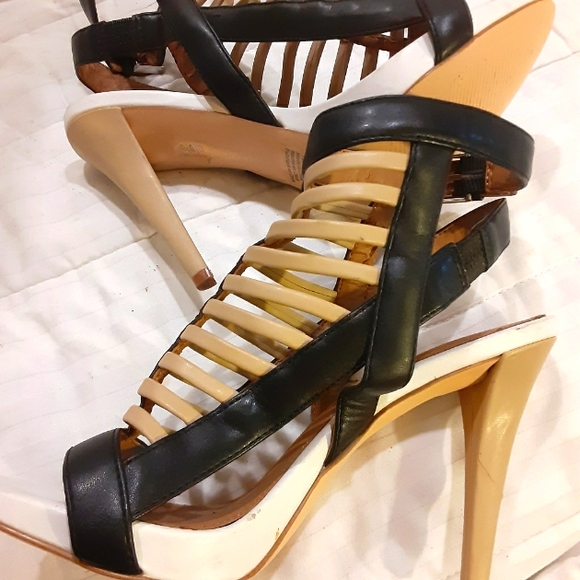 Calvin Klein Narina leather heels size 6.5 - Picture 3 of 7